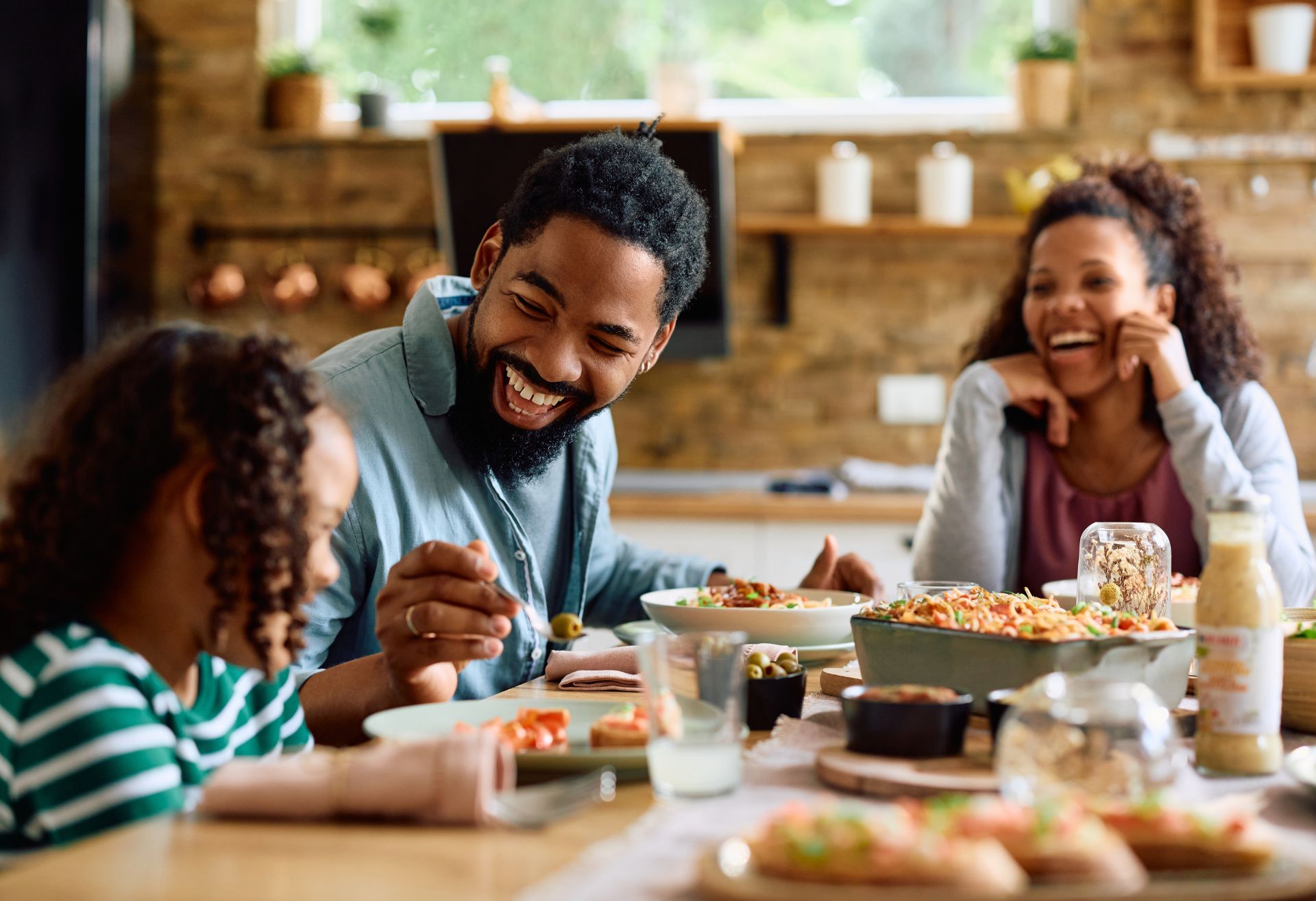 Picture of family eating dinner together